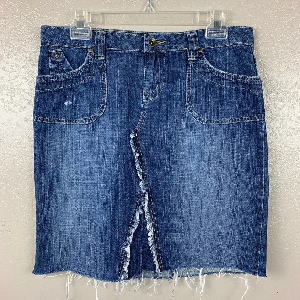 Frayed Edge Factory Deconstructed Denim Jean Skirt Frayed Hem Size Medium (8-10)
